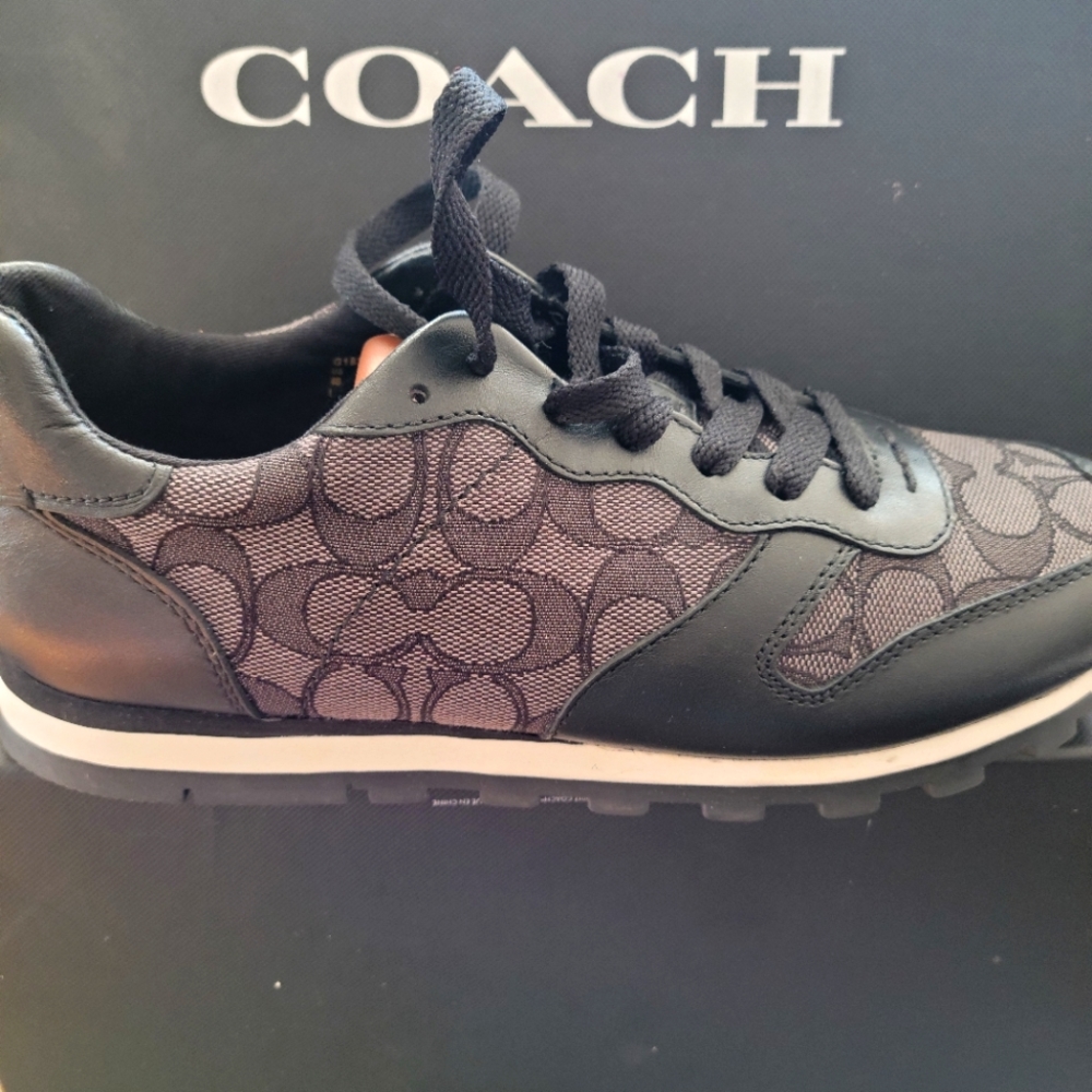 New coach women runner